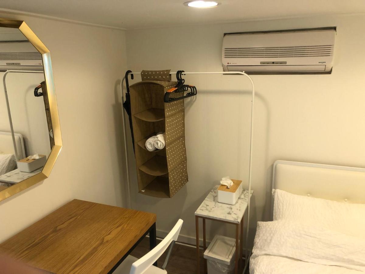 Hostel Seoul Bagian luar foto